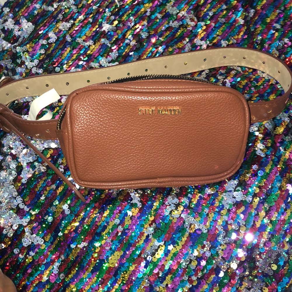 NEW!! Steve Madden Brown Pebble Grain Belt Bag
